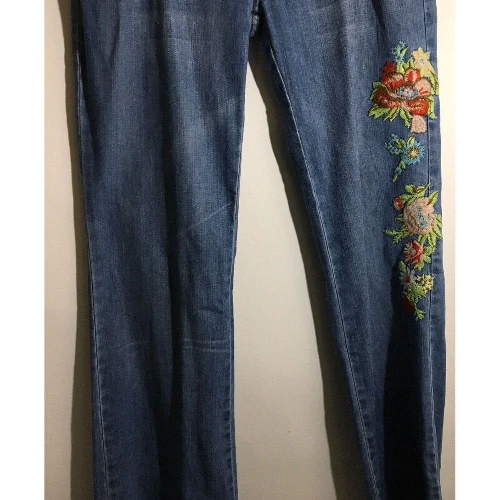 Harolds Women's Size 8 Denim Embroidery Embellished 5 Pocket Boot Cut Jeans